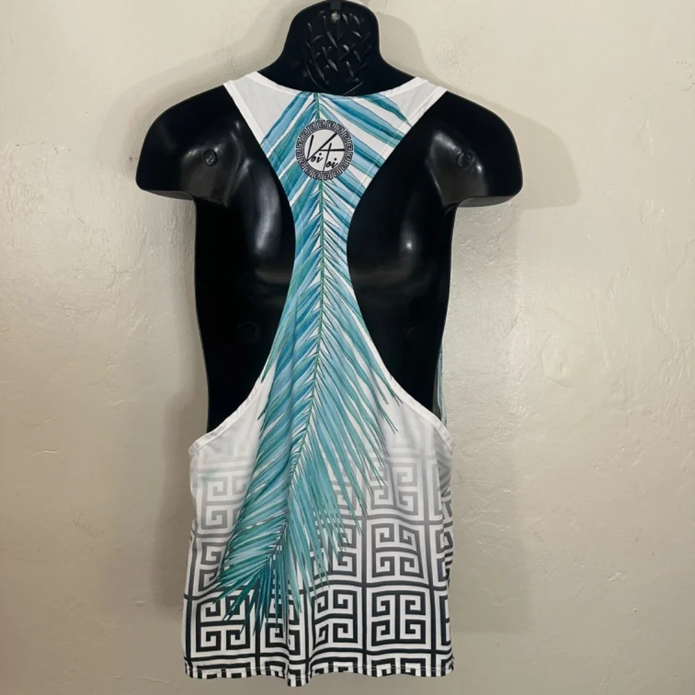 Voi Toi Tank Top Medium Gently worn 97% polyester / 3% spandex 21" armpits - Picture 2 of 3